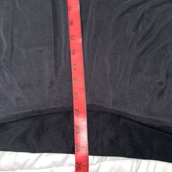 Forever 21 Black Racerback Loose Fit Tank Top Womens Size M - Picture 10 of 10